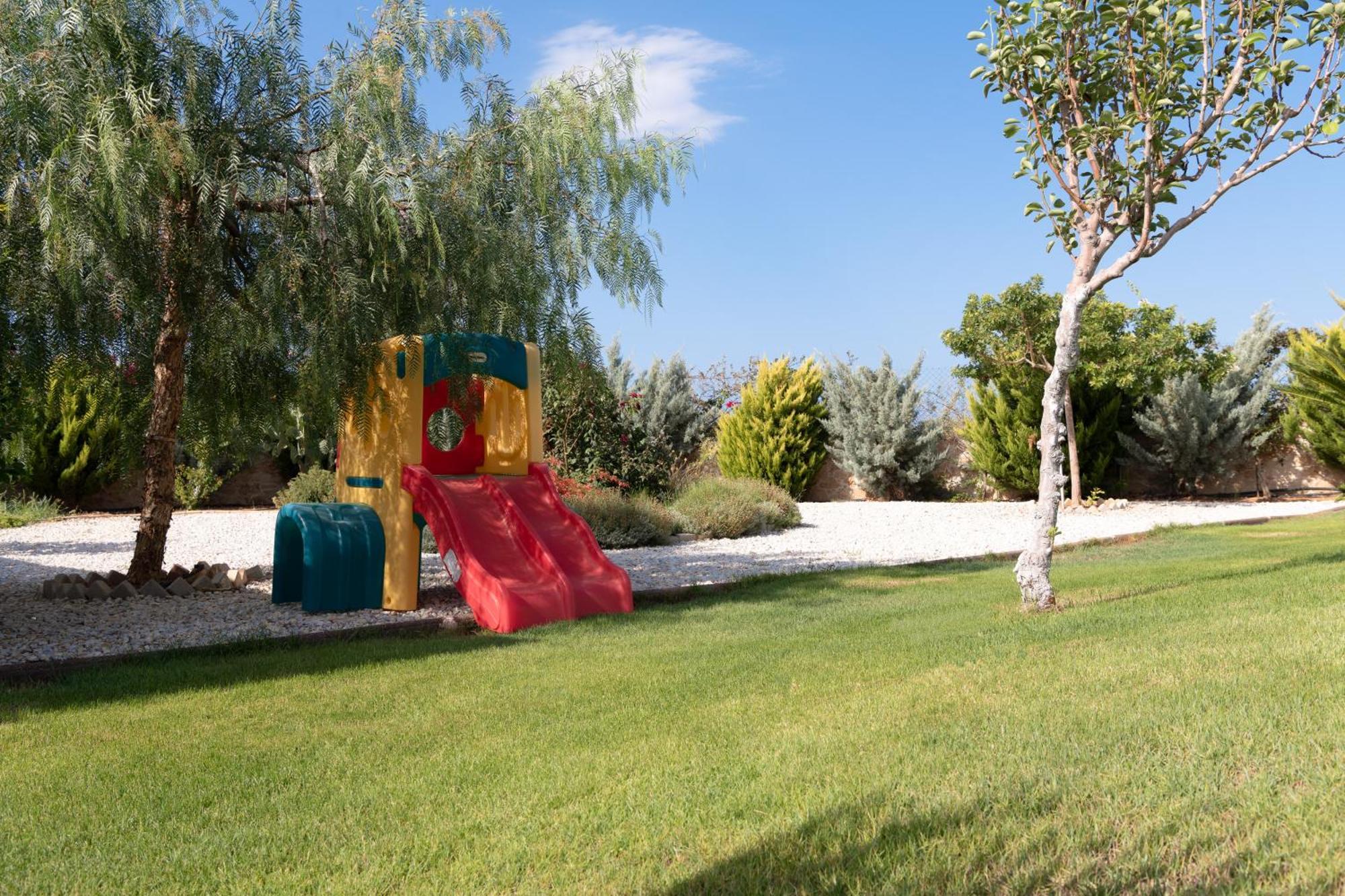 Alba Bianca Villa, Family Retreat With Heated Pool By Thinkvilla Hersonissos  Ngoại thất bức ảnh
